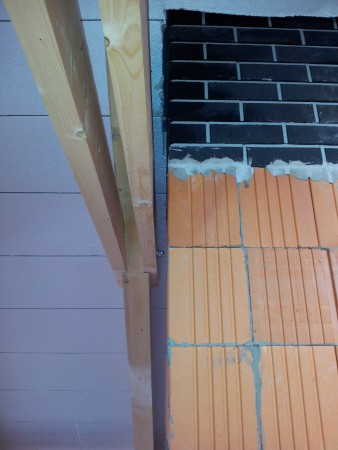 Nadstřešní část je tvořena z prstenců Imit